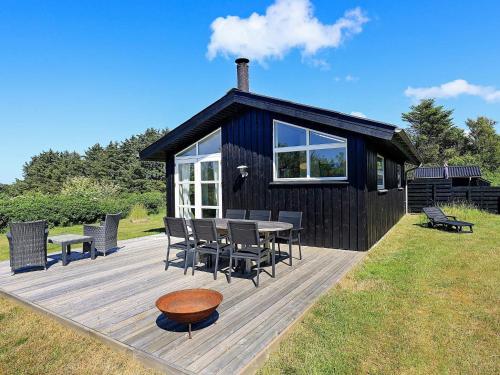 6 person holiday home in Hirtshals