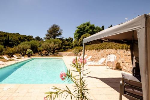 45m dans une résidence avec PISCINE et JARDIN gîte à louer Lagoubran