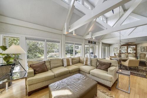 32 Windjammer Court 32 Windjammer Court