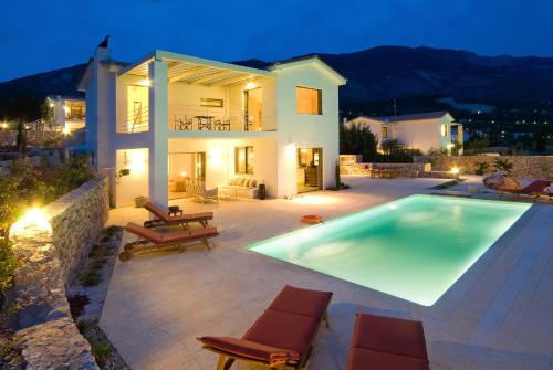 3 bedrooms, 5 beds