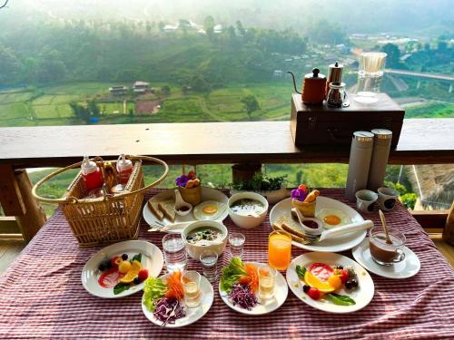 Comida y bebida, Saimok Bokrak NAN in Bo Klue
