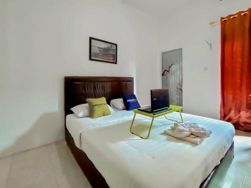 Urbanview Hotel Bagoes Sintang by RedDoorz Room Type - Superior Double Room