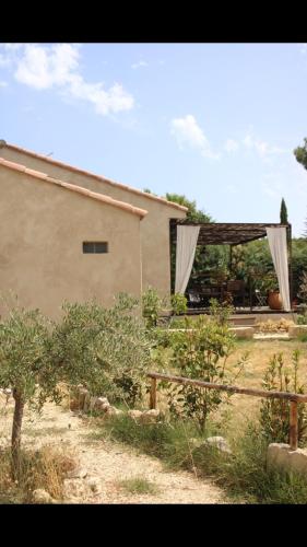 Maison dans un quartier calme a Lourmarin