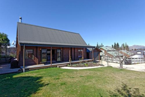 Lavender Cottage - Hanmer Springs Holiday Home