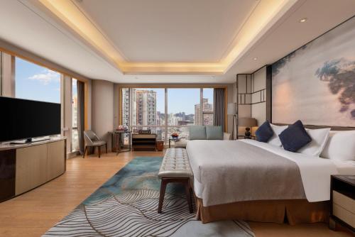 Longzhuda International Hotel - 24 hours stay in Zhuhai