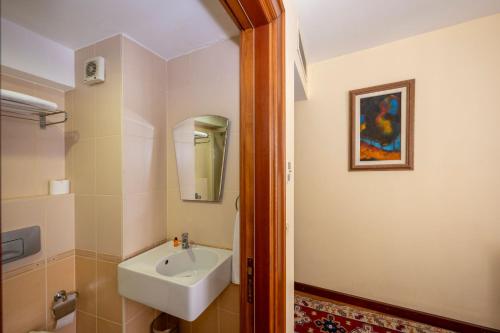 Standard Single Room image 1