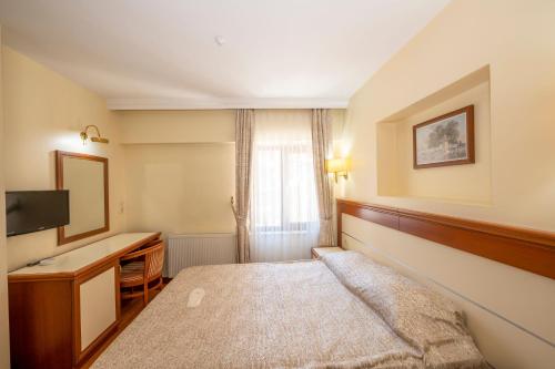 Standard Single Room image 3