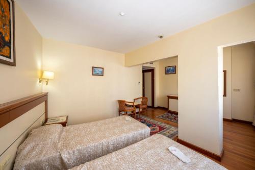 Standard Double Room image 1