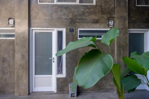 Entrance, RedDoorz near Jumbo Mall Sragen in Sragen