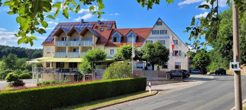 B&B Hersbruck - Landhotel-Gasthof Grüner Baum - Bed and Breakfast Hersbruck