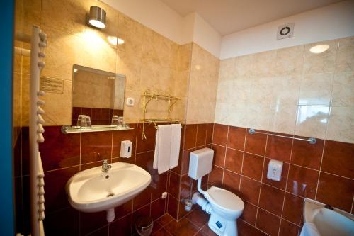 Canada Hotel Budapest - image 12