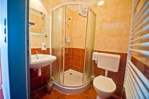 Canada Hotel Budapest - image 10