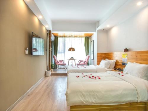 2 twin beds