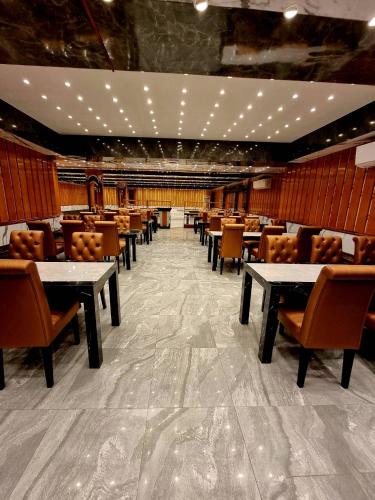Restaurant, Grand Parazo Hotel Suvarnbhumi Airport in Samut Prakan