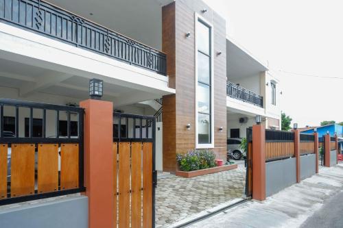 RedDoorz near Terminal Tirtonadi 2