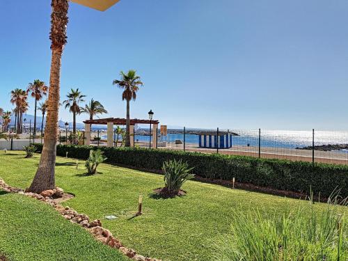Apartment with Sea View image 9