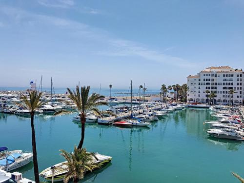 Apartment with Sea View image 5