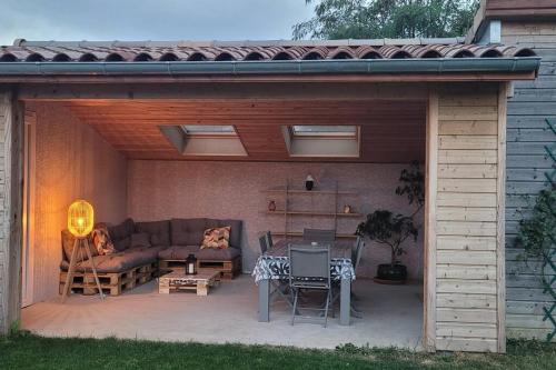 Studio chaleureux avec accès piscine gîte à louer Beausemblant