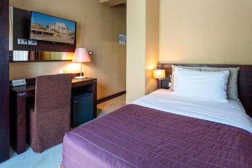 1 twin bed