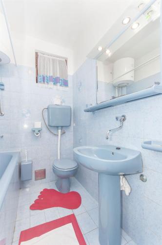 Apartment Maksim - image 13