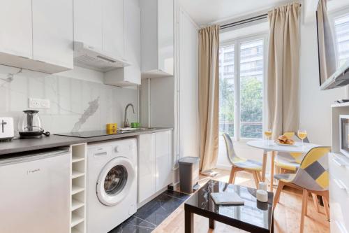 New Large Studio in the Heart of Paris 12