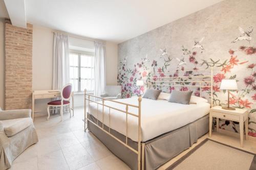 Book the Superior Double Room with Spa Bath Superior Double Room with Spa Bath