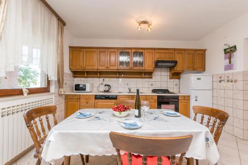 Three-Bedroom Apartment image 9