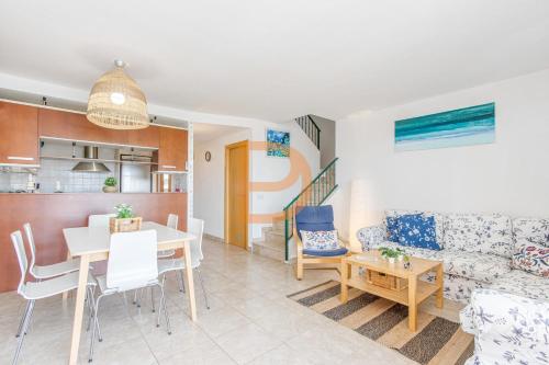 Beautiful apartment for 6 people with pool, parking and wifi - 10 minutes from the beach in Palau-saverdera
