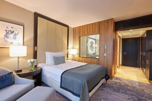 Standard Queen Room room in Hotel Kö59 Düsseldorf - Member of Hommage Luxury Hotels Collection