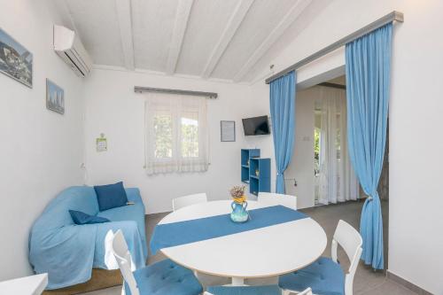 Apartments Mira - image 10