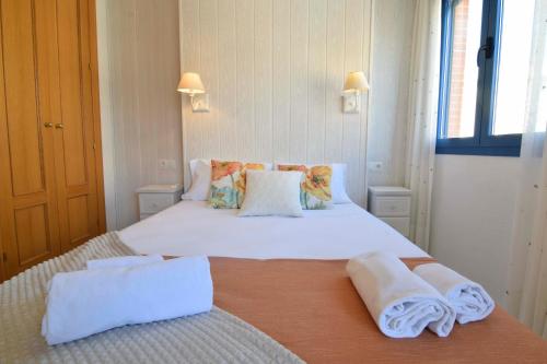 One-Bedroom Apartment image 4