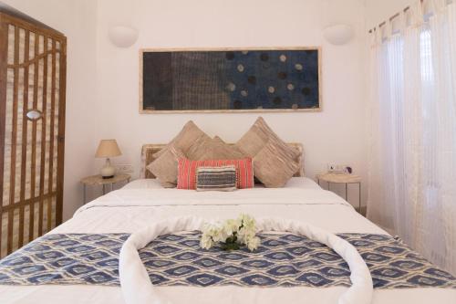 Beachfront pool villa Myconos near Anjuna Beach