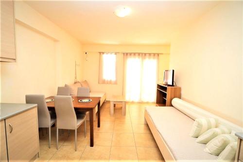  Dolphins Apartments, Pension in Loutra Edipsou