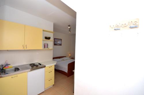 Apartments and Rooms Mara - image 2