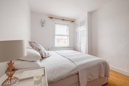 LONG WALK, CASTLE & SHOPS ON YOUR DOORSTEP - By Tempstay, Windsor (foto 7)