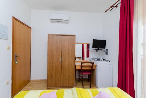 Apartments and Room Ljubica - image 5