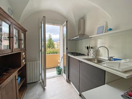  LA CASA DEL BORGO nature sport & relax 1room apartment with terrace, Unterkunft in Calice Ligure