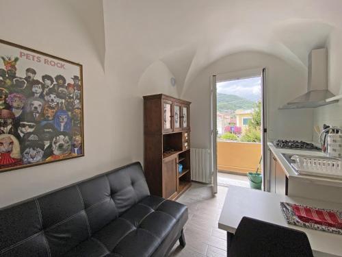  LA CASA DEL BORGO nature sport & relax 1room apartment with terrace in Calice Ligure