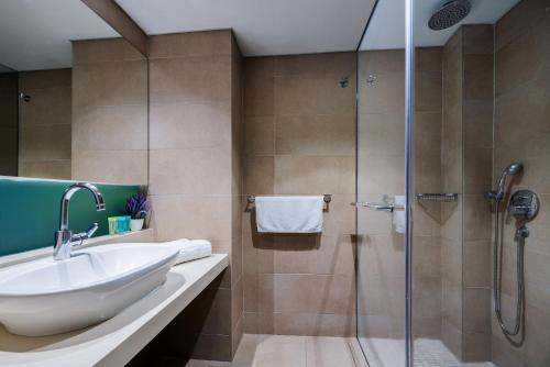 Superior Double Room with City View image 3
