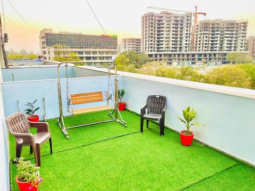 Hotel Avenue – Ahmedabad, TN