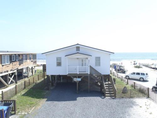 10 Sandy Toes, Oak Island