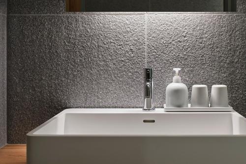 MUJI HOTEL GINZA – Tokyo, NY