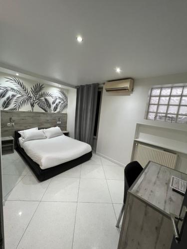 Modern's Hotel – Paris, TX