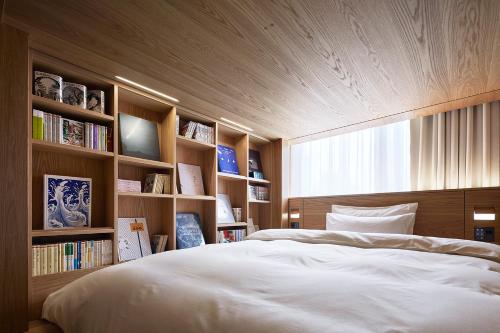 room detail thumbnail 2