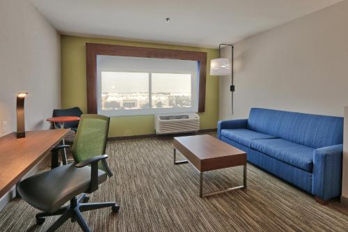 Holiday Inn Express & Suites - Albuquerque East, an IHG Hotel