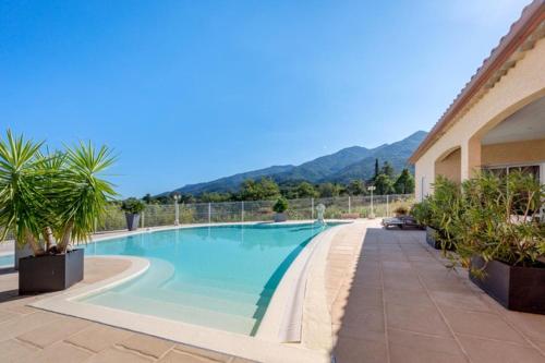 Maison de 2 chambres avec piscine privee terrasse amenagee et wifi a Montesquieu des Alberes