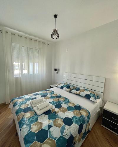 One-Bedroom Apartment image 3