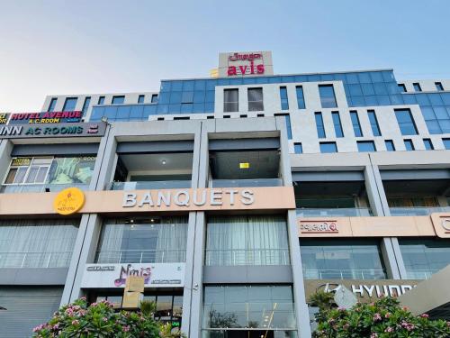 Hotel Avenue – Ahmedabad, TN