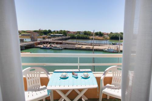 Double Room with Balcony and Harbour View