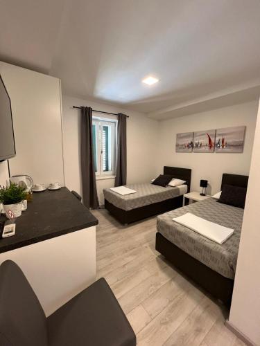 Apartments and Rooms Adriatic Suites
